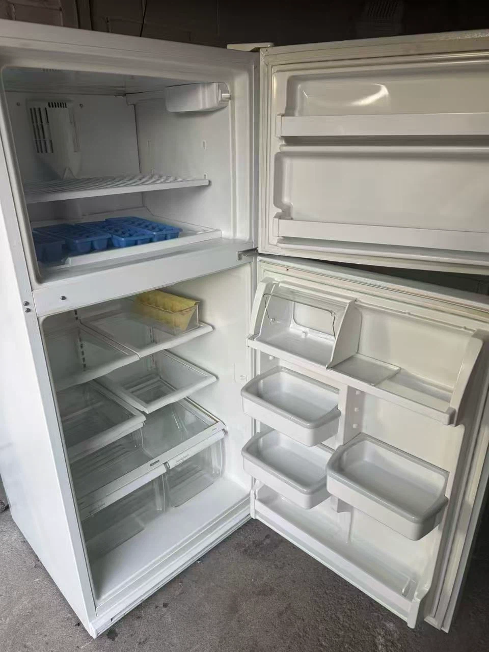 Good condition Kenmore fridge $200 - photo 4