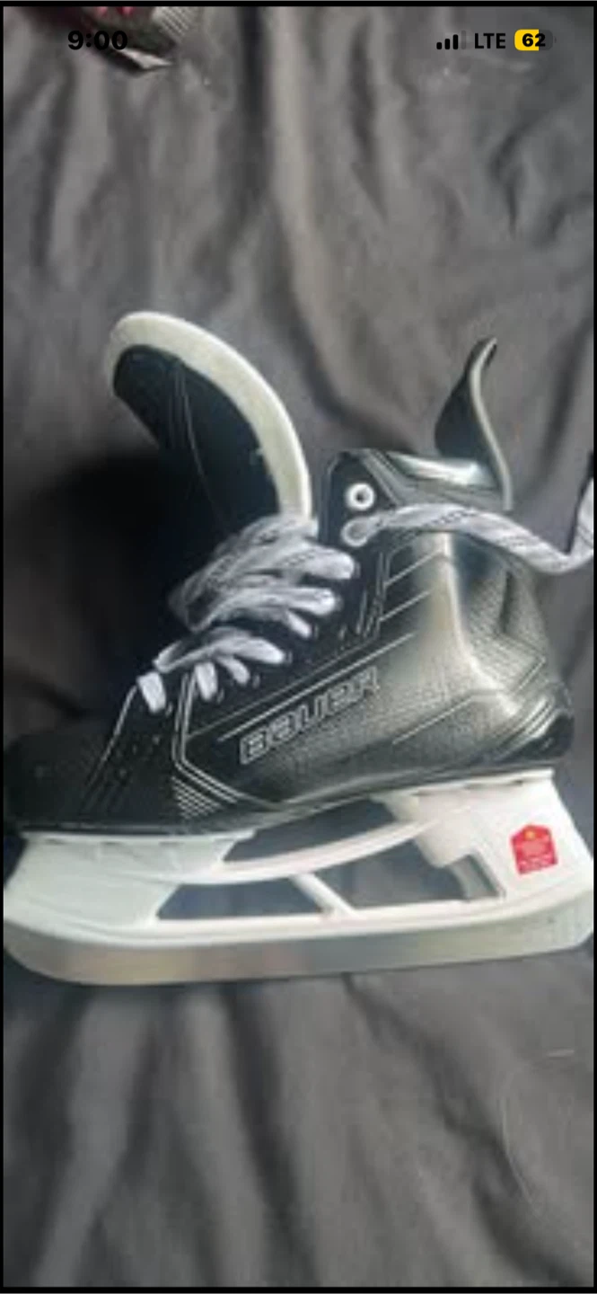 Bauer Hockey Skates - Size 8 - photo 2