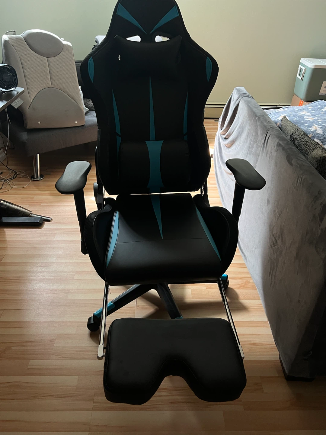 Computer Gaming Chair Adjustable With Leg Pullout
