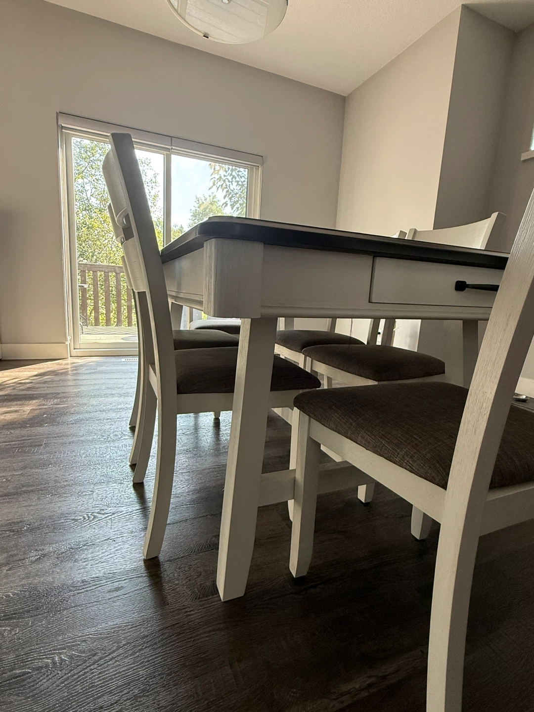 The Brick Dining Table with 6 Chairs – Excellent Condition - photo 3