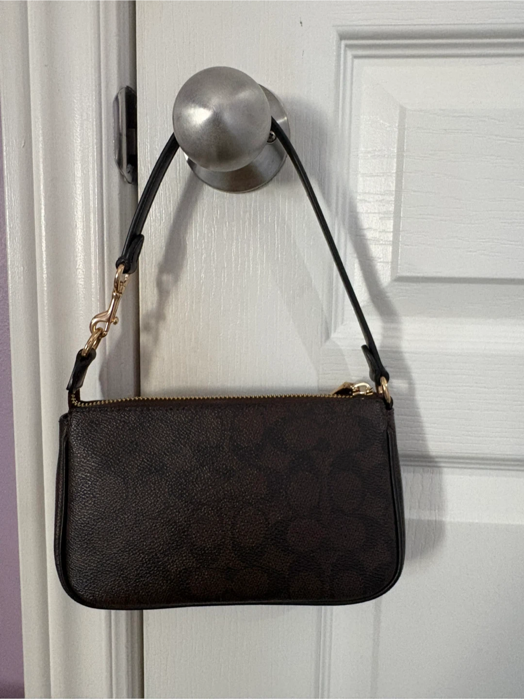 Coach Nolita 19
