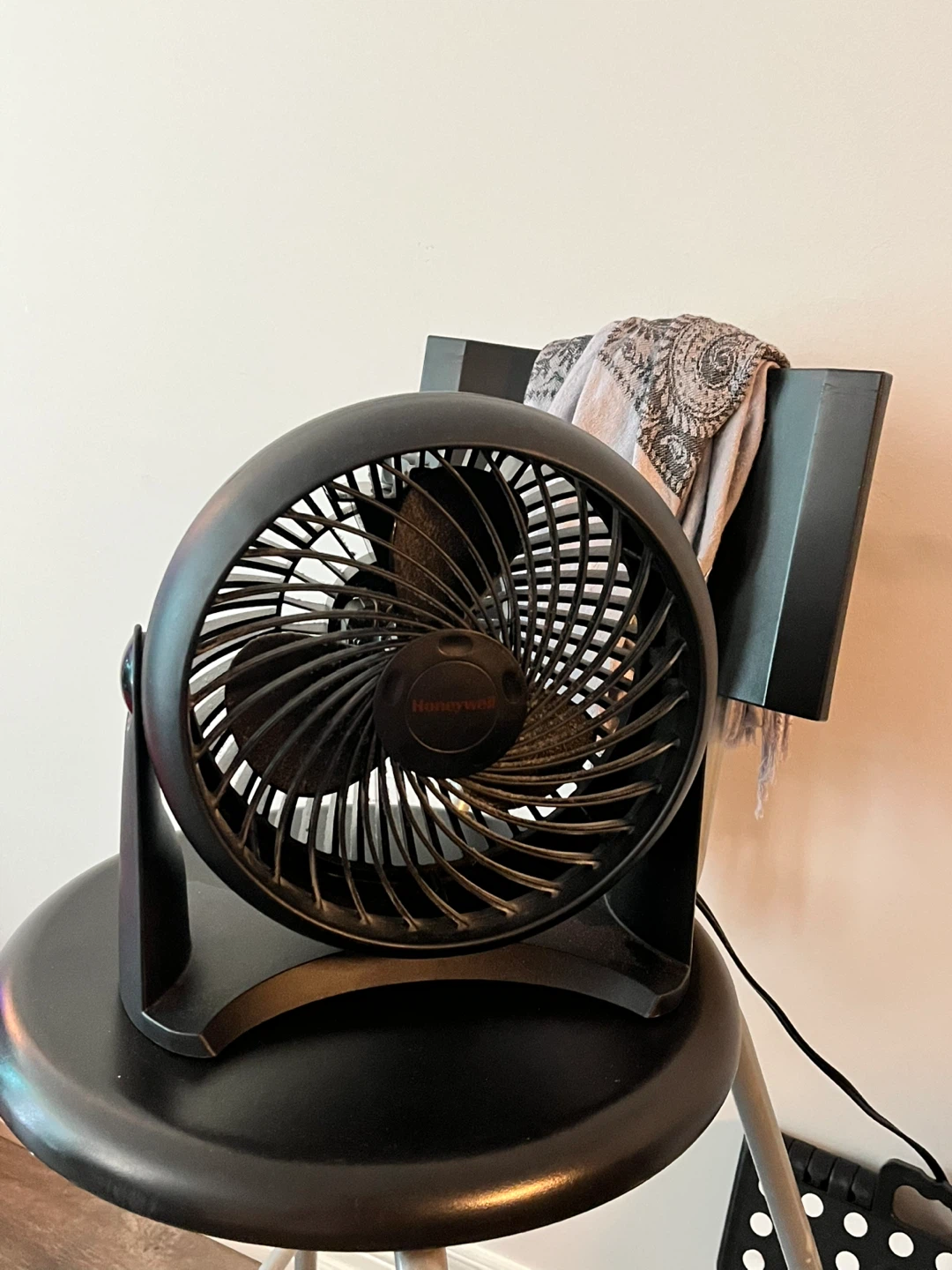 Honeywell TurboForce Table Air Circulator Fan