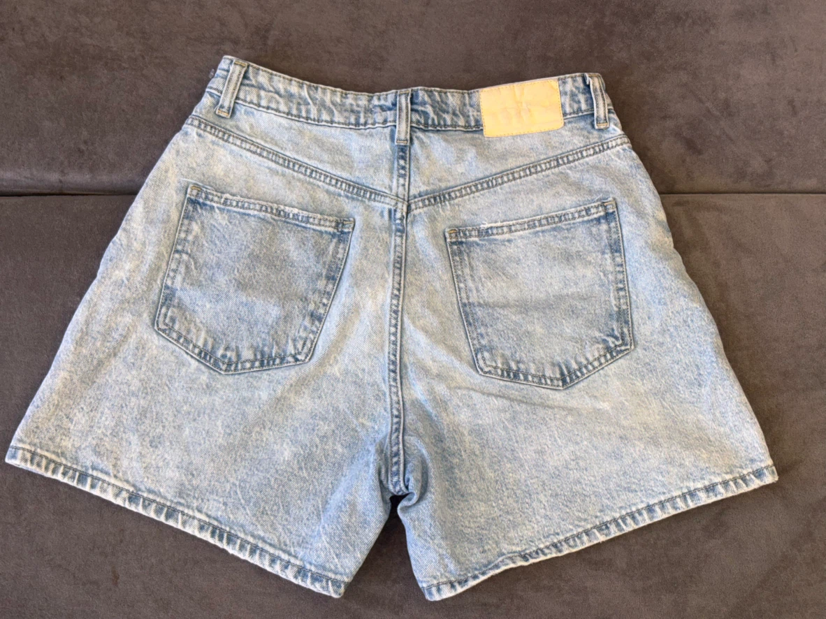 Zara Light Wash Denim Shorts Size US 6 - photo 2