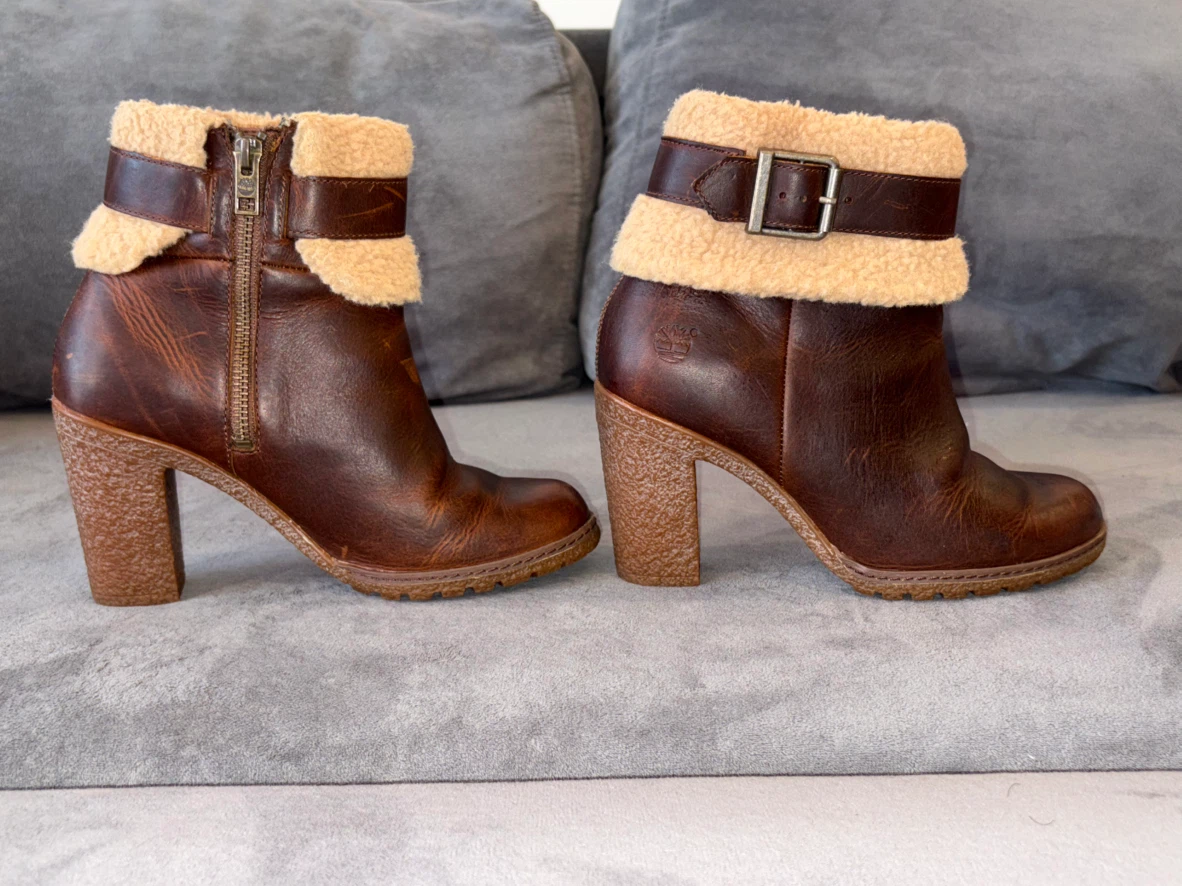 Timberland Brown Leather Fur Lined Ankle Boots size 6.5