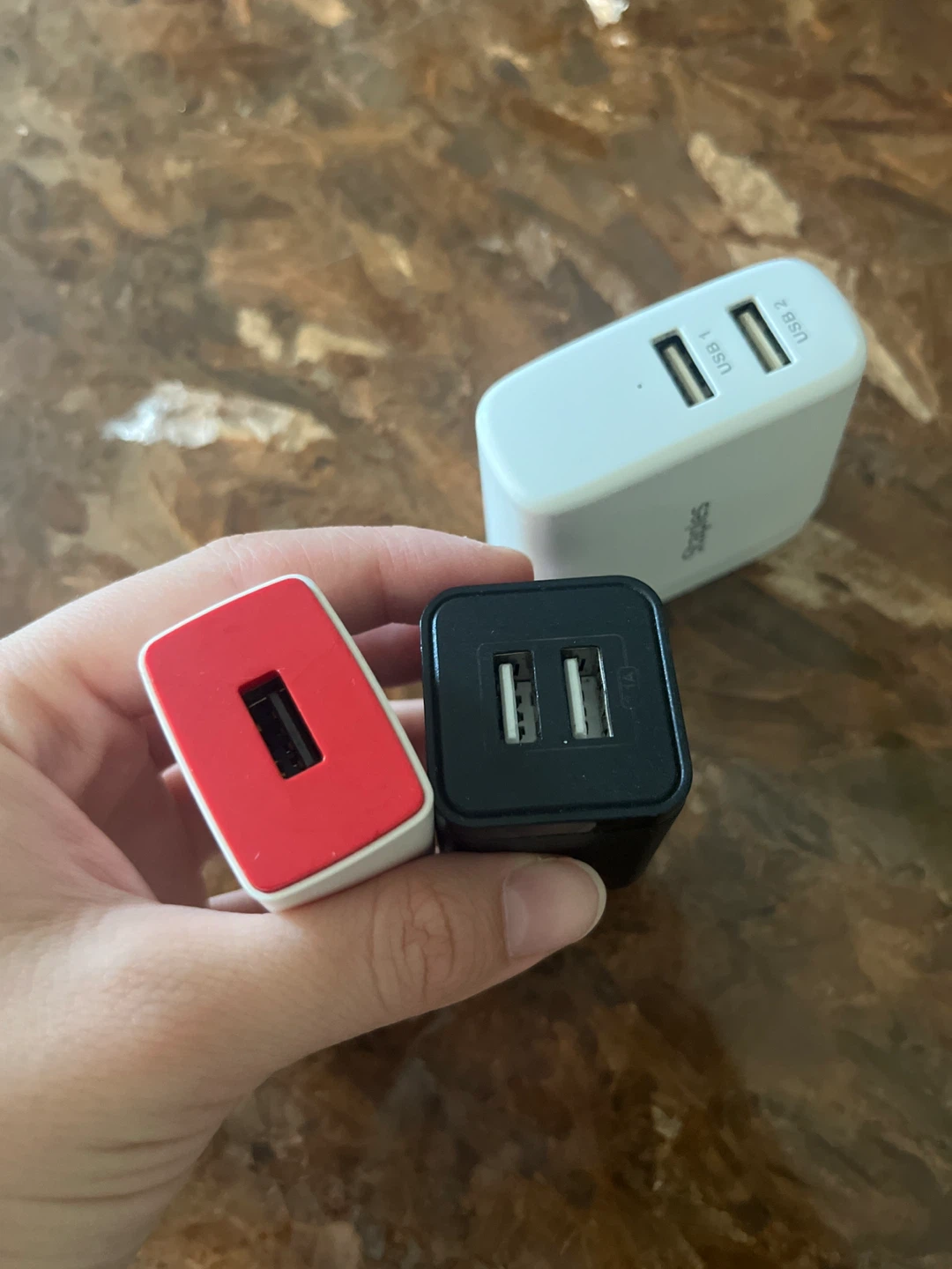 USB Wall Chargers, Earbuds, Lock & Carabiner - photo 2
