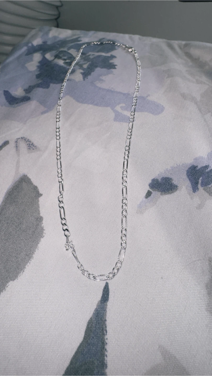 Cade delgada de plata para mujer