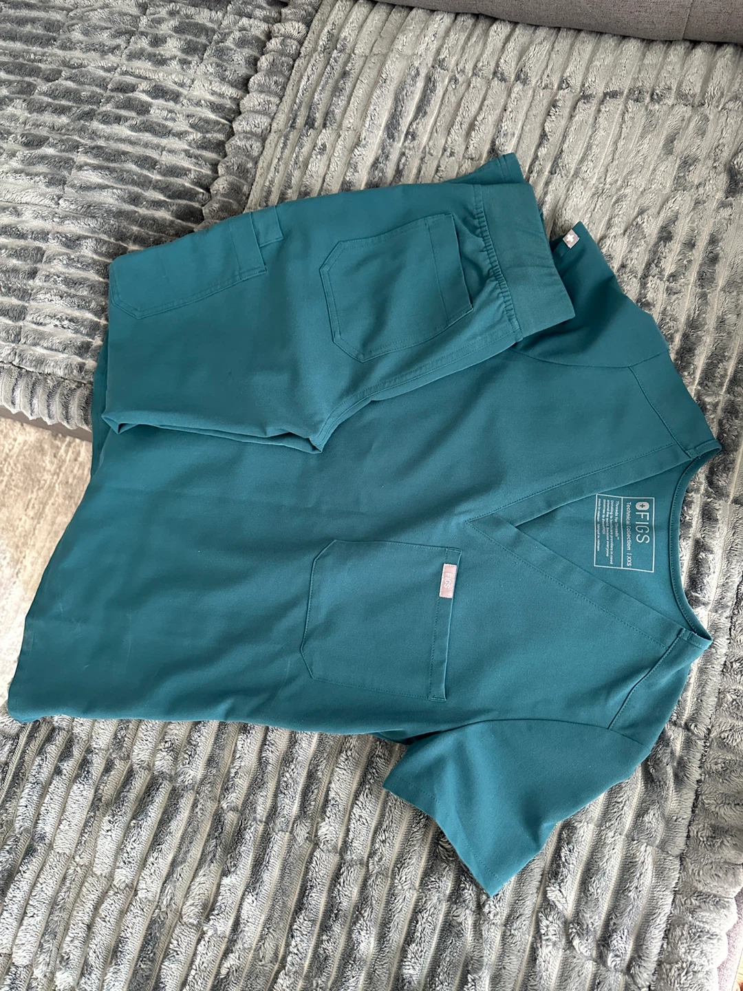 Figs scrub suit - photo 3