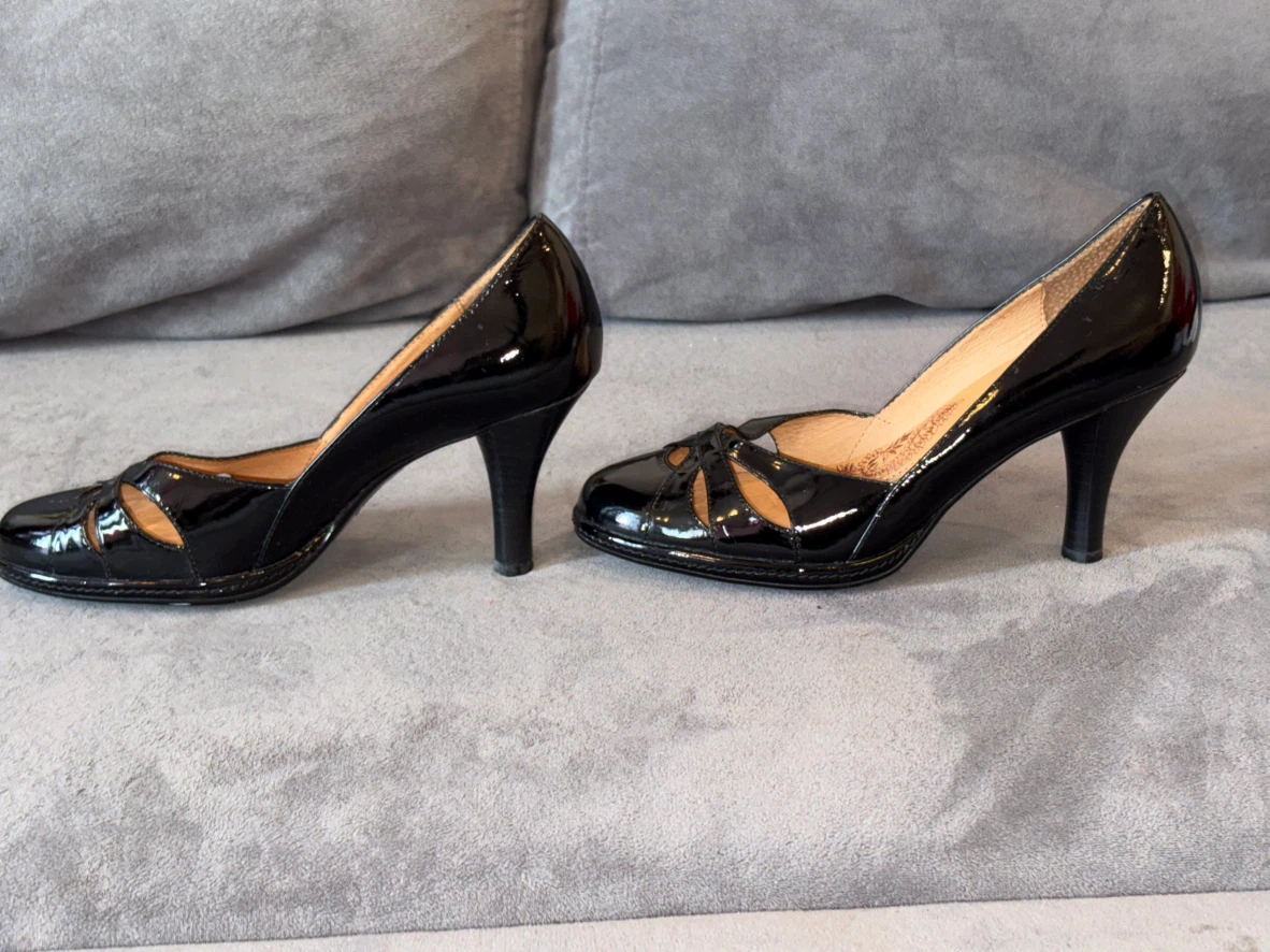 Söfft Black Patent Leather Heels - photo 2