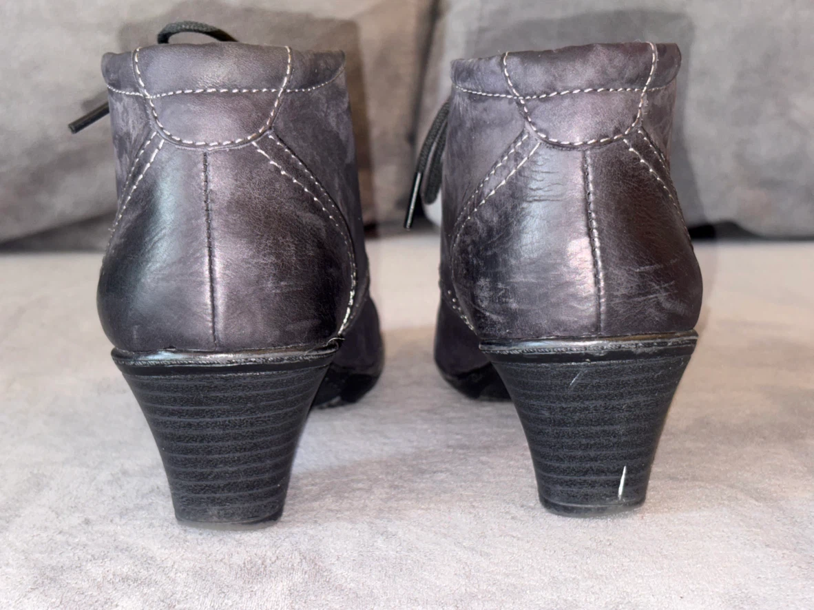 Earth Origins Dark Gray Leather Lace-Up Ankle Boots - photo 4
