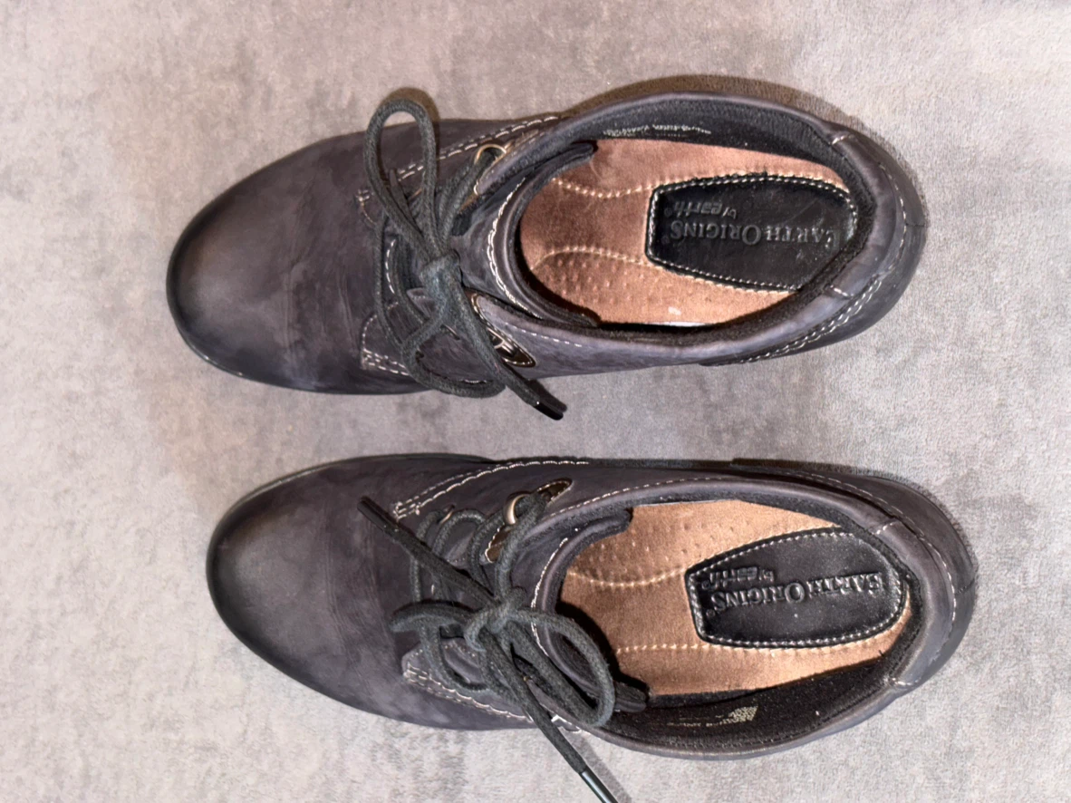 Earth Origins Dark Gray Leather Lace-Up Ankle Boots - photo 5