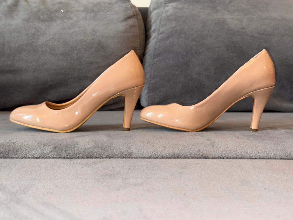 Sofi Pointed Toe Heels Size 6 - photo 4