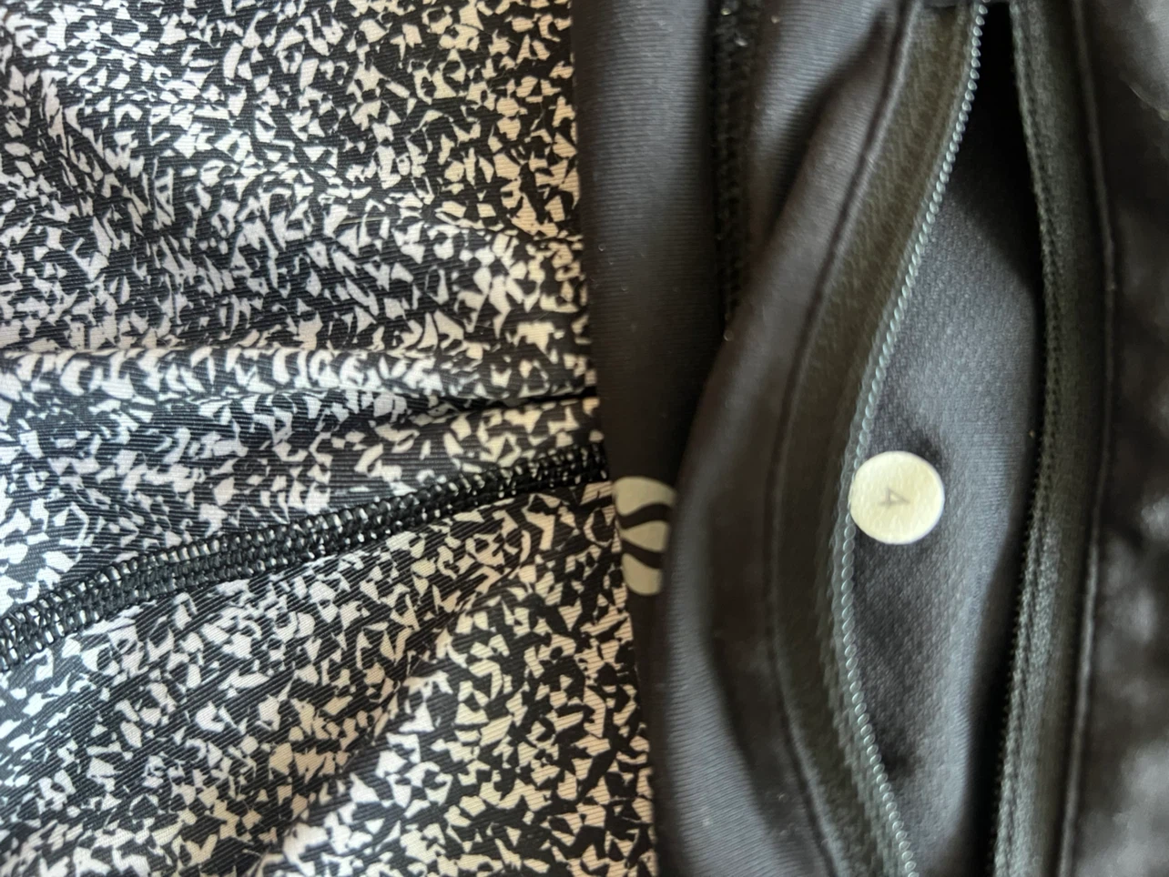 Lululemon Leggings Black & White Speckle with Pink Accents - photo 2
