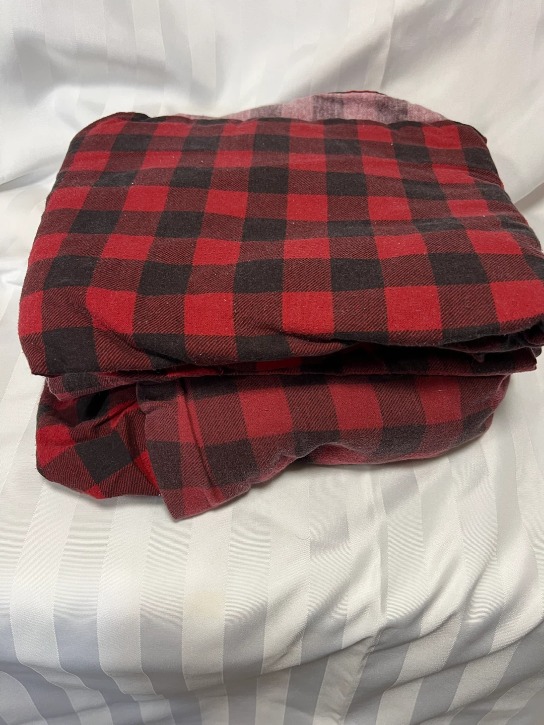 Red and Black Plaid bed sheets