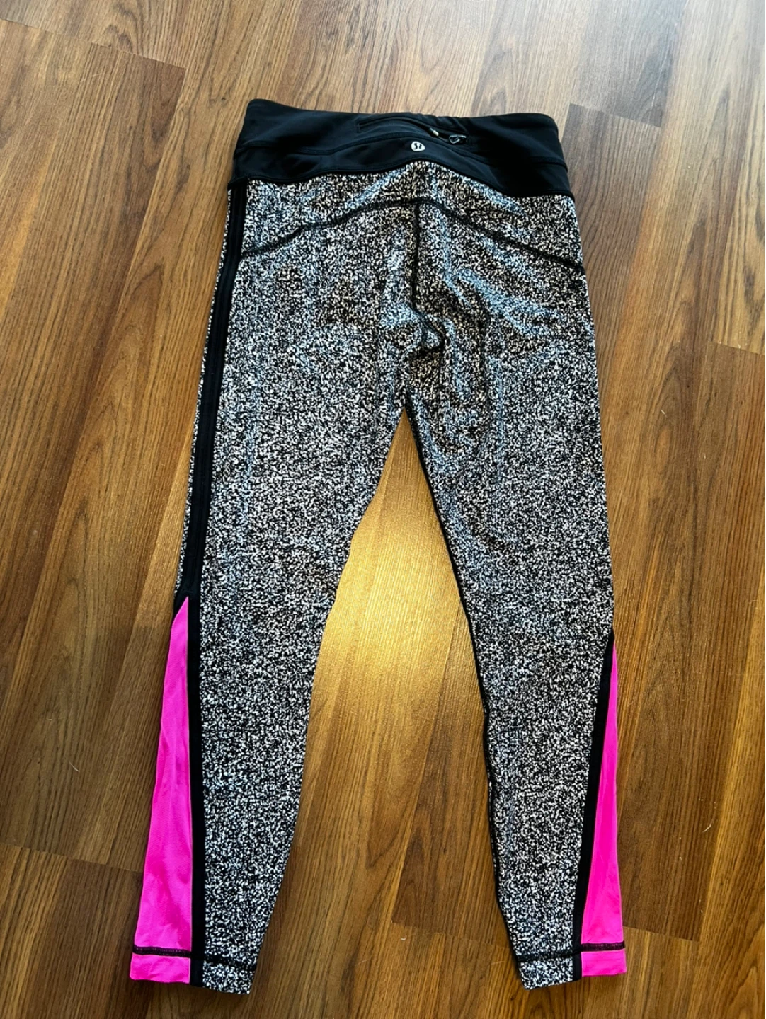Lululemon Leggings Black & White Speckle with Pink Accents - photo 3