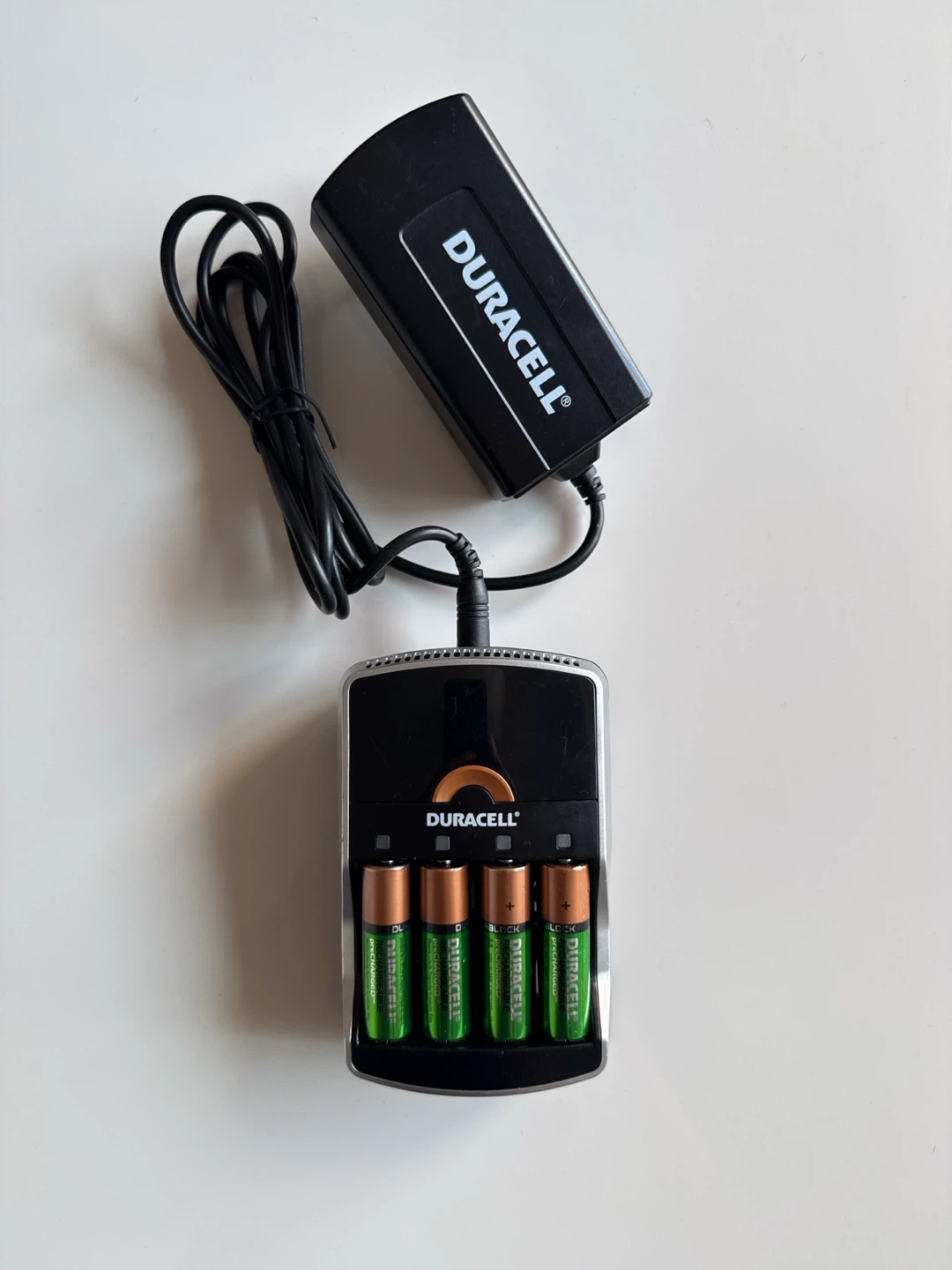Duracell NiMH Battery Charger with 4 AA Batteries