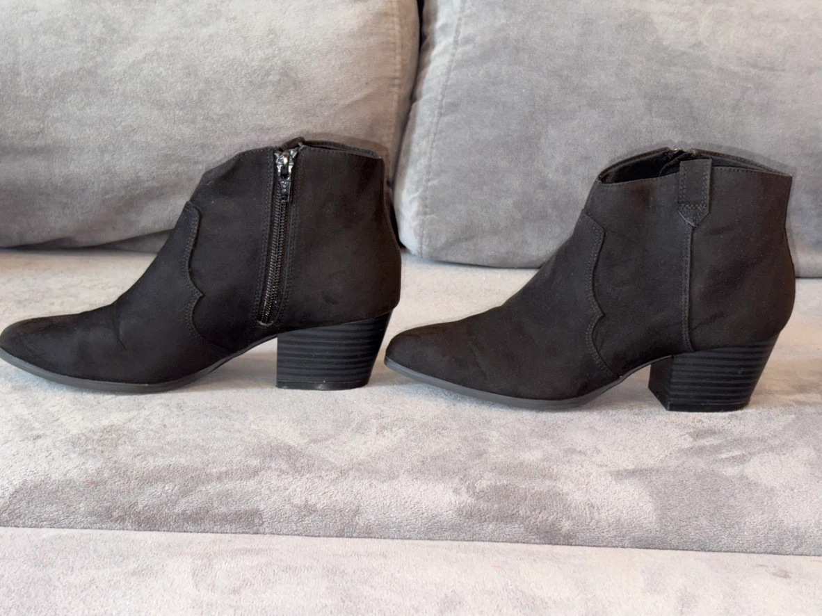 Old Navy Black Suede Ankle Boots - photo 2