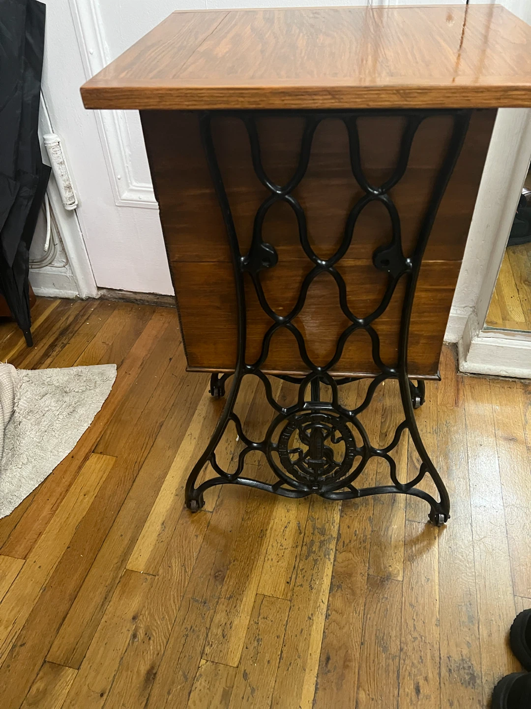 Antique Sewing Machine Table with Drawers - photo 3