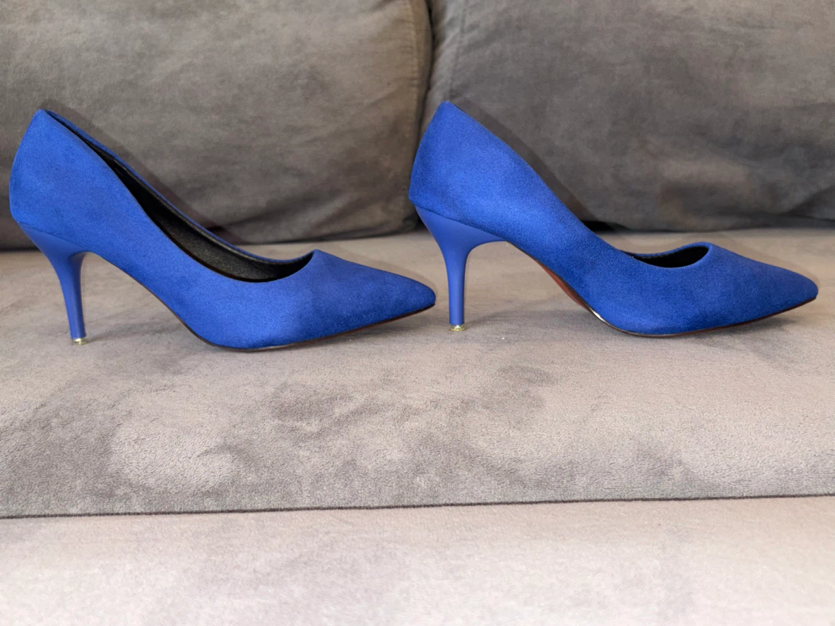 SHISHANGJINZI Blue Suede Heels