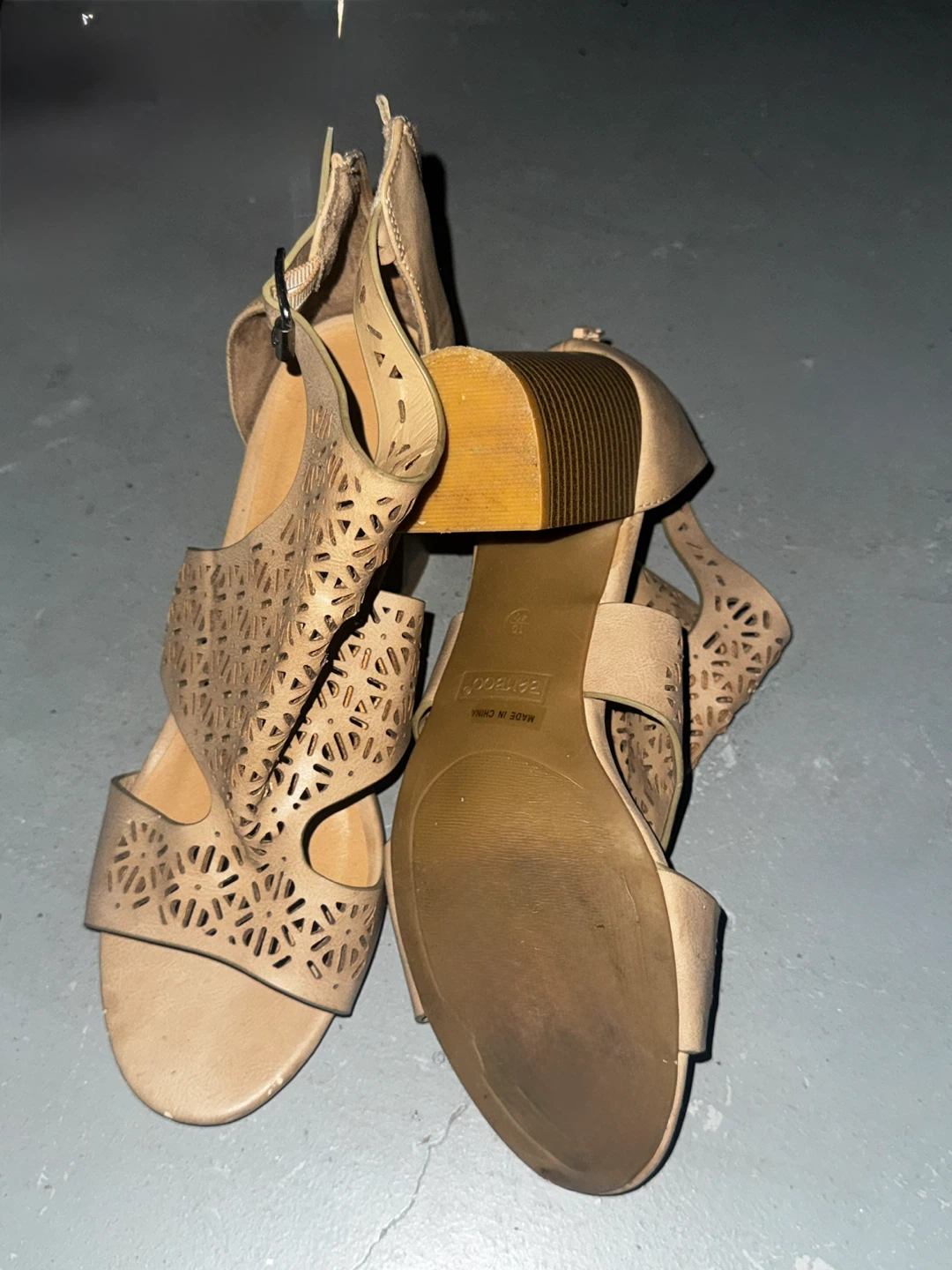 Bamboo Women's Laser Cut Heels - photo 3