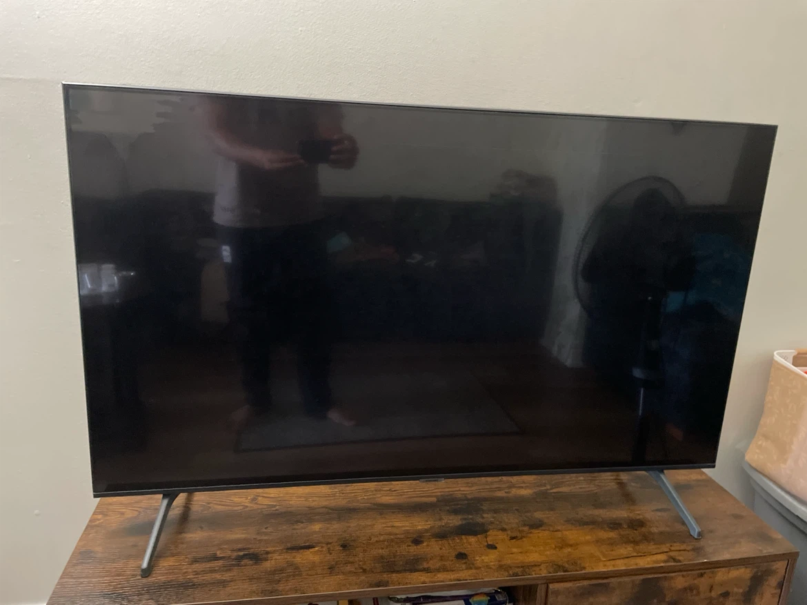 [CRACKED DISPLAY] Samsung 4K 50inch TV