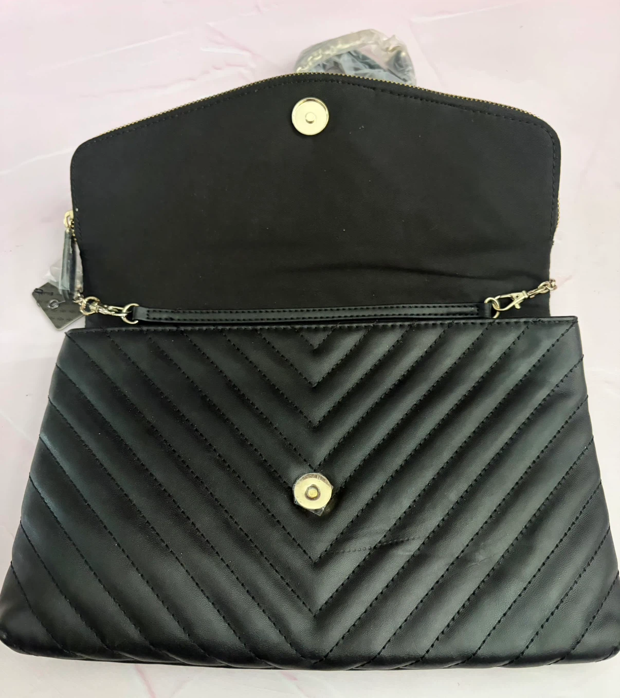 New Guess Black Crossbody Flap Bag with Gold Chain Strap - photo 4