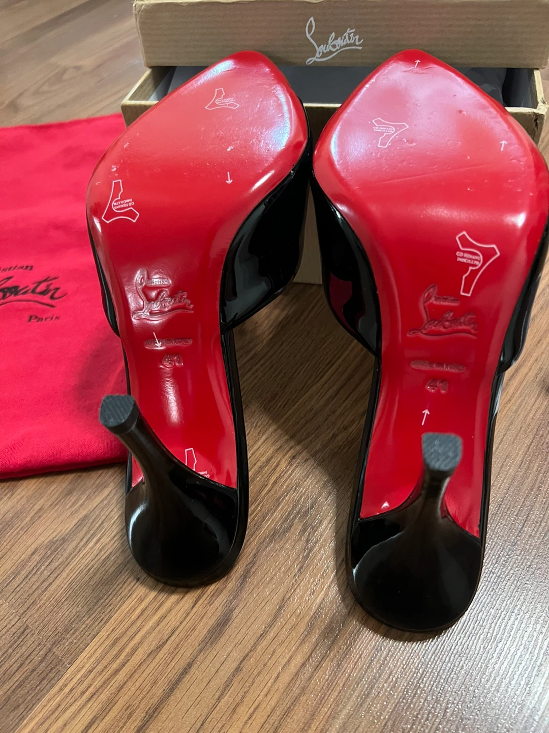 New Christian Louboutin Patent Leather Mules - photo 3