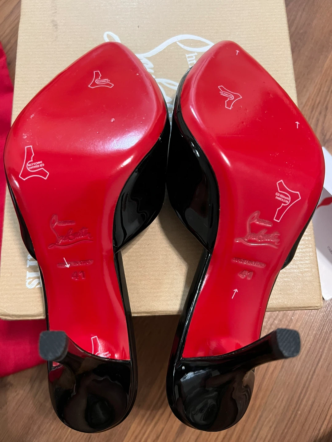 New Christian Louboutin Patent Leather Mules - photo 5
