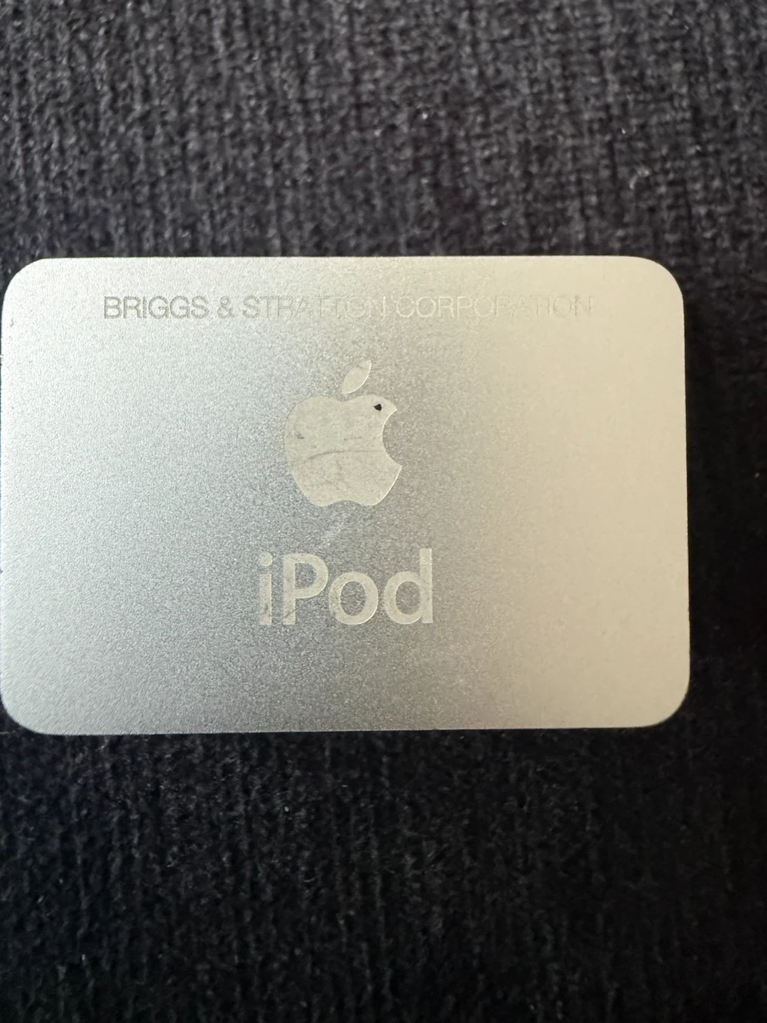 Apple iPod Shuffle - Briggs & Stratton Engraved