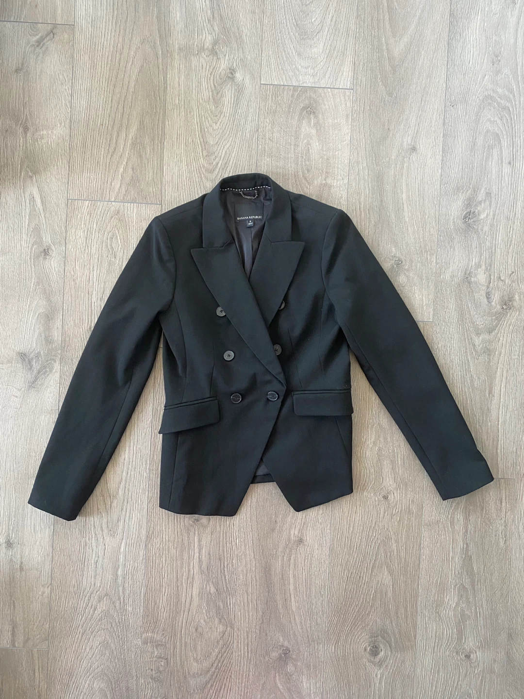 Banana Republic double-breasted blazer from fall 2019
