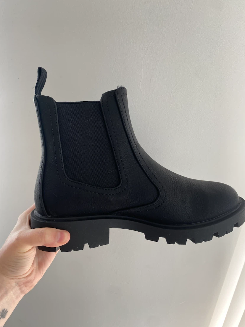Black Chelsea Boots - photo 2