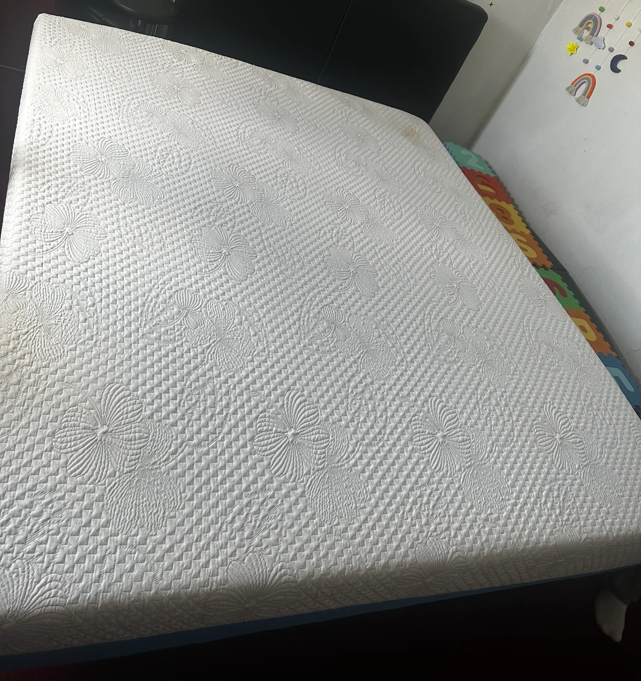 White cal king Size Mattress plus metal frame - photo 3