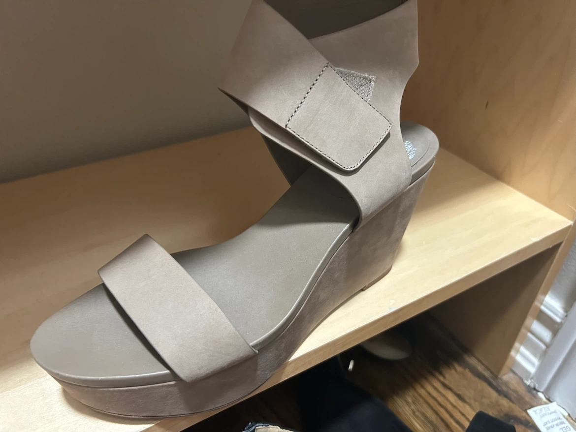Vince Camuto Wedge Sandals - photo 2