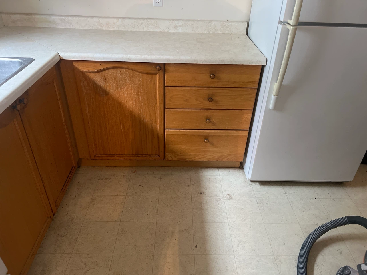 Oak Finish Kitchen Cabinets - photo 4