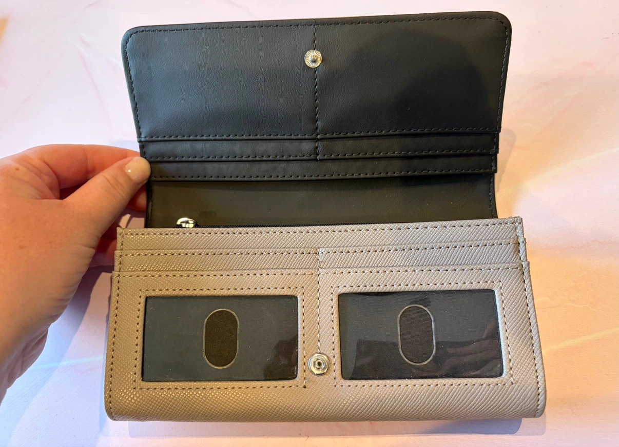$10 for 3 Wallets - photo 5