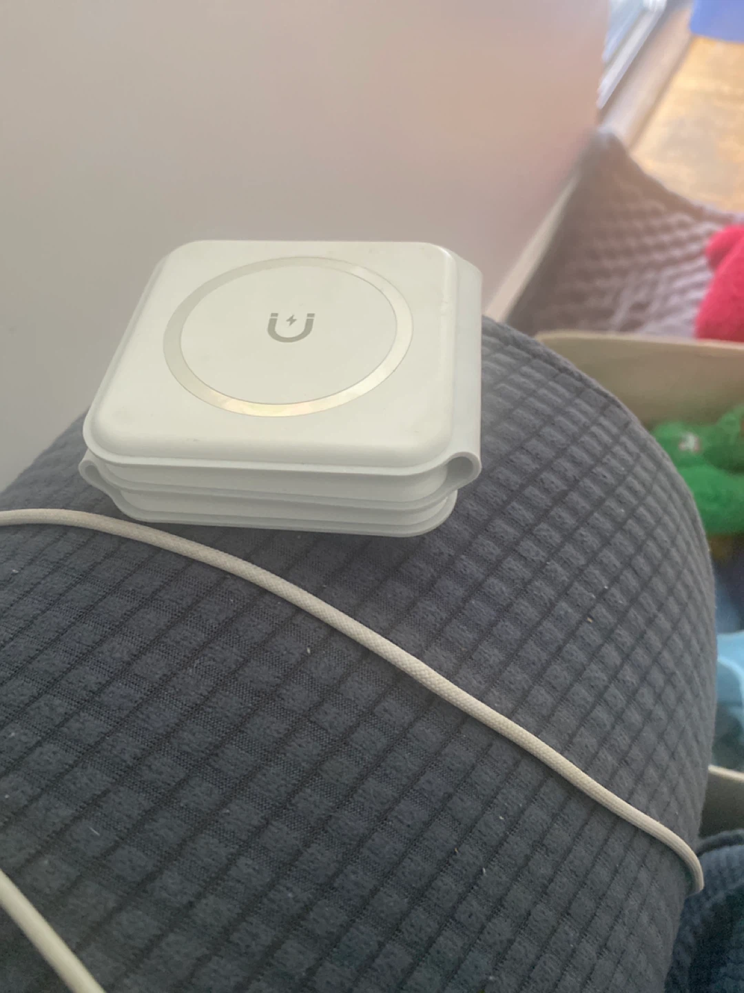 White Magnetic Wireless Charger
