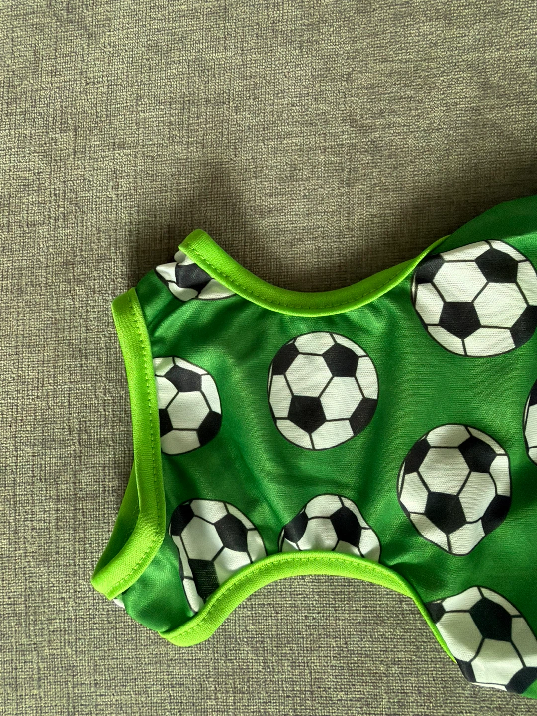 Green Dog Tank Top with Soccer Ball Print/ Size M - photo 4