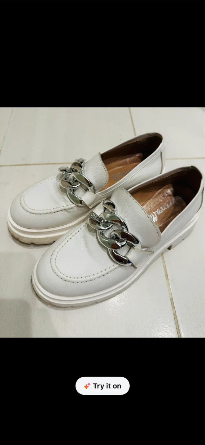 White leather platform loafers with silver chain - photo 2