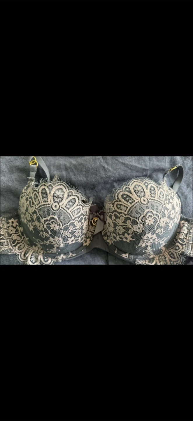Grey and cream lace push-up bra
