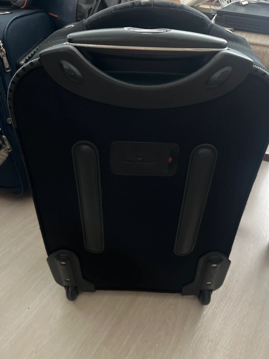Air Canada Black Rolling Suitcase Luggage 22” - photo 5