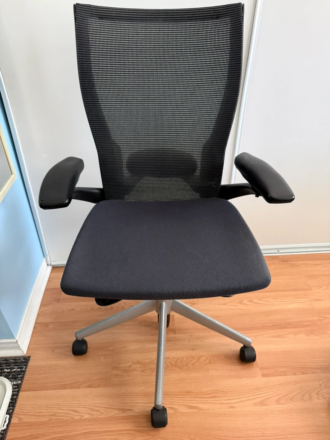 Haworth x621-2Y41 Mesh Back Office Chair