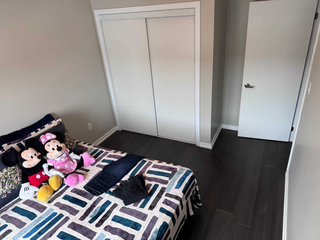Private room available at upper floor - photo 2
