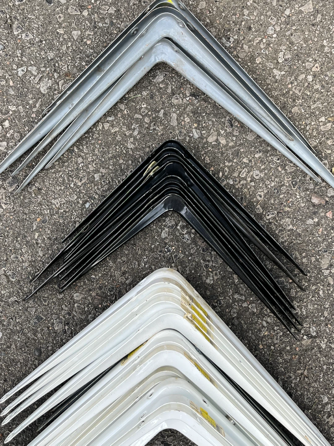 Steel shelf brackets - photo 2
