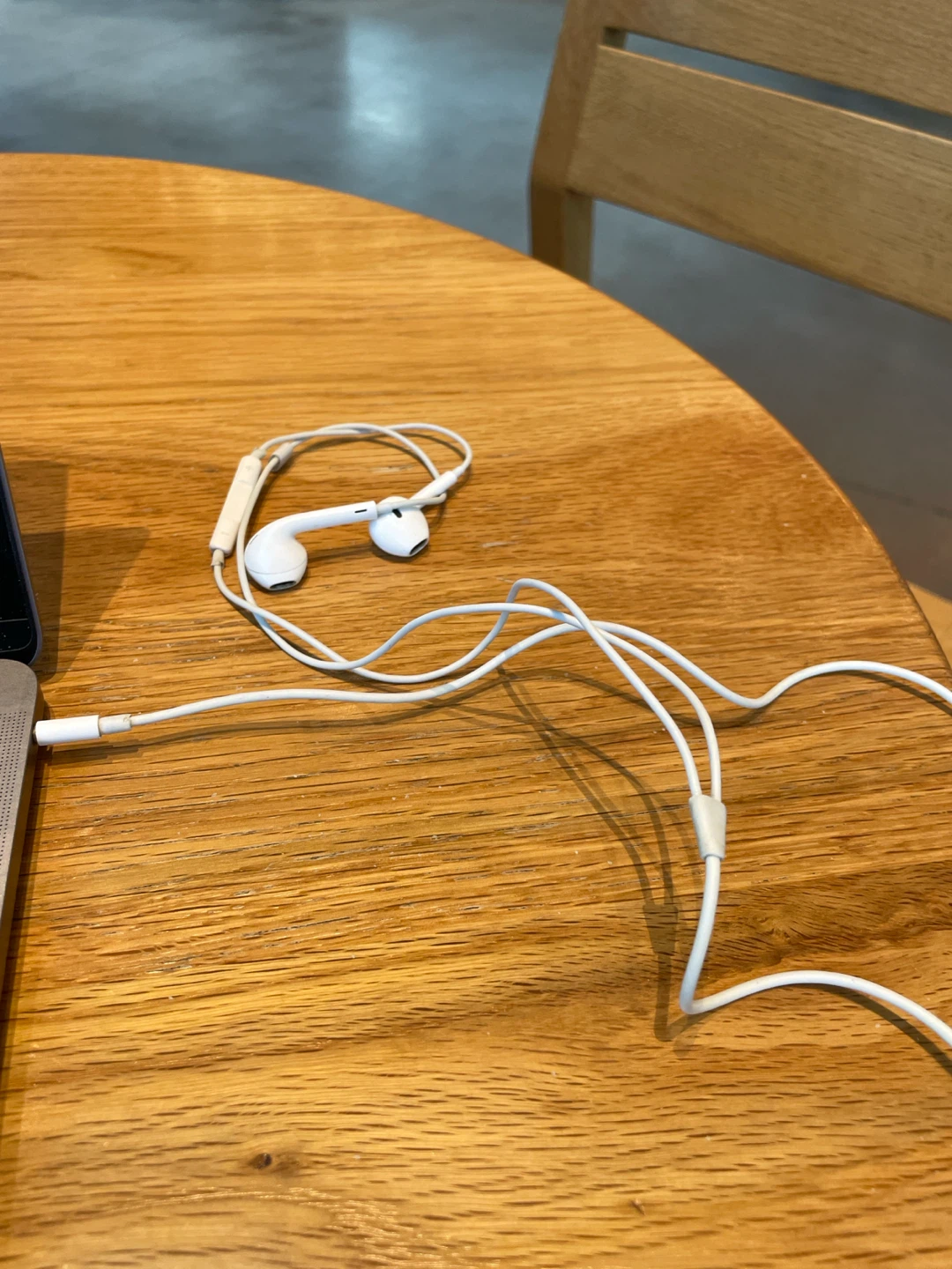 Apple EarPods with Lightning Connector - photo 2