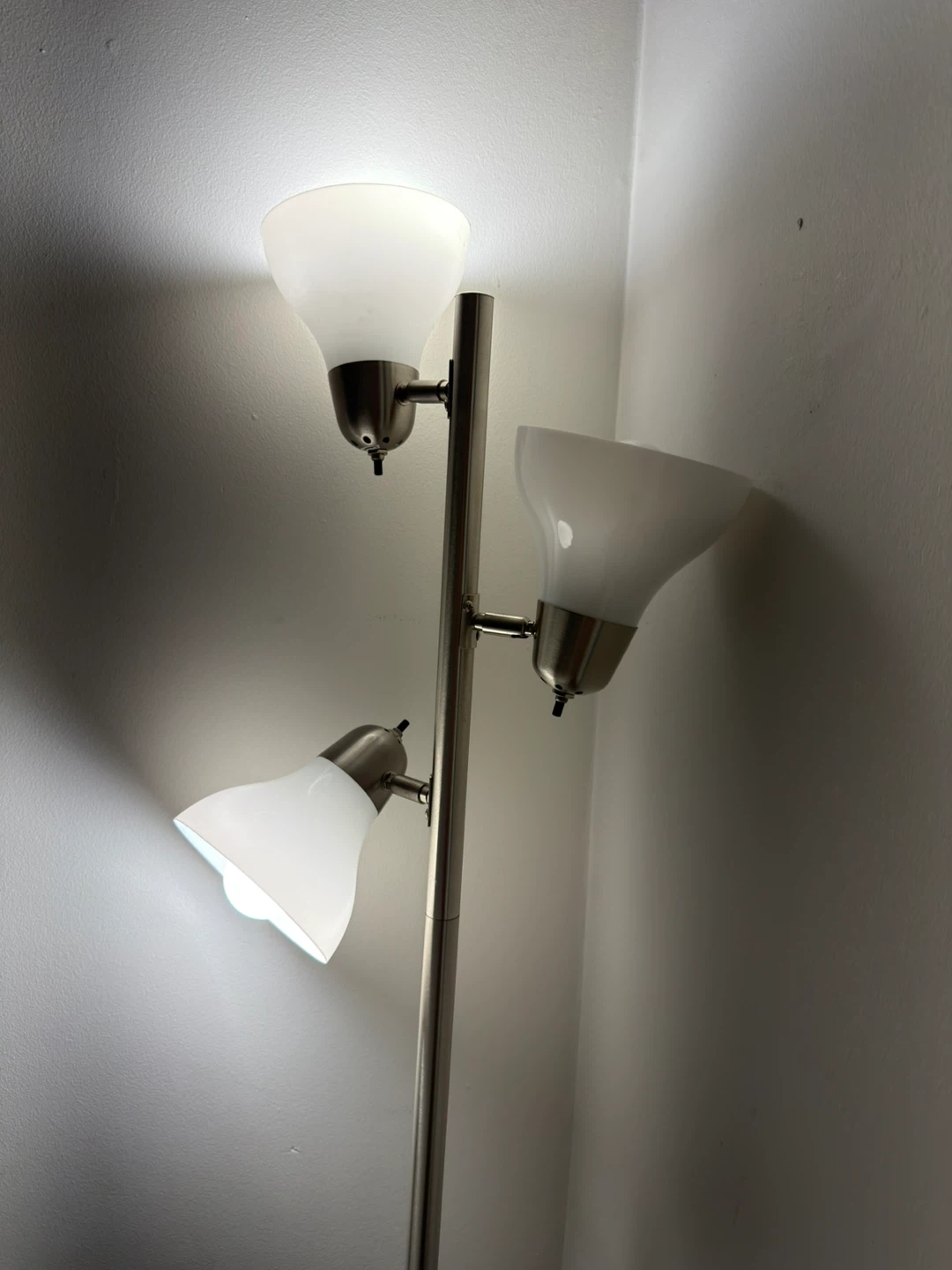Floor Lamp with 3 Adjustable Lights - photo 4