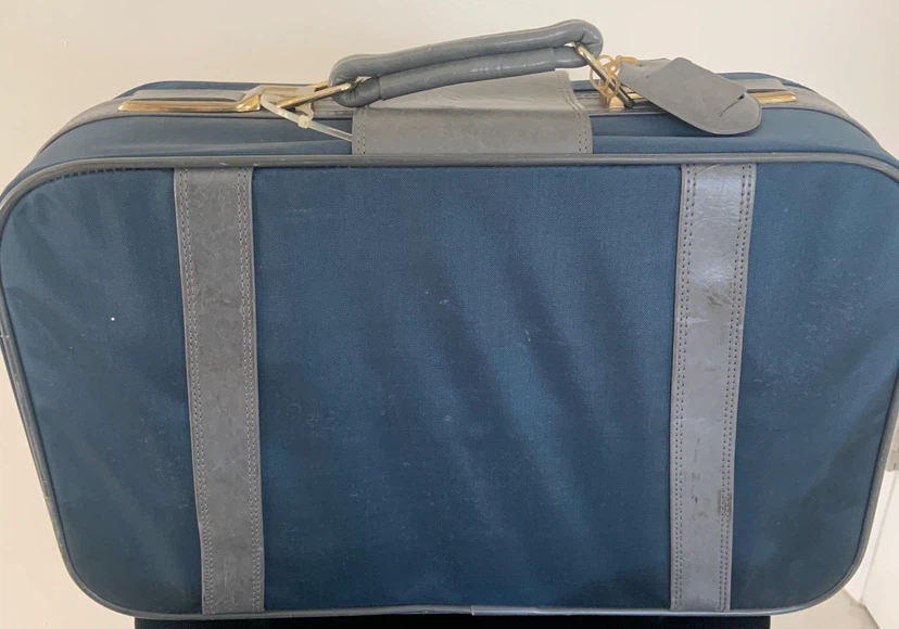 Impala vintage blue suitcase - photo 2