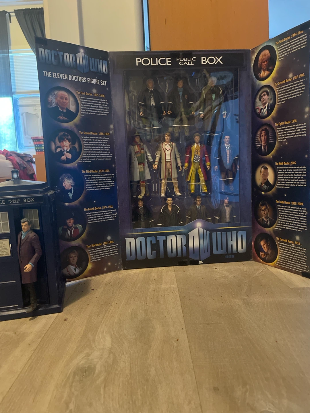 Doctor Who The 11th Doctors Figure Set, Tardis, & 12th Doctor