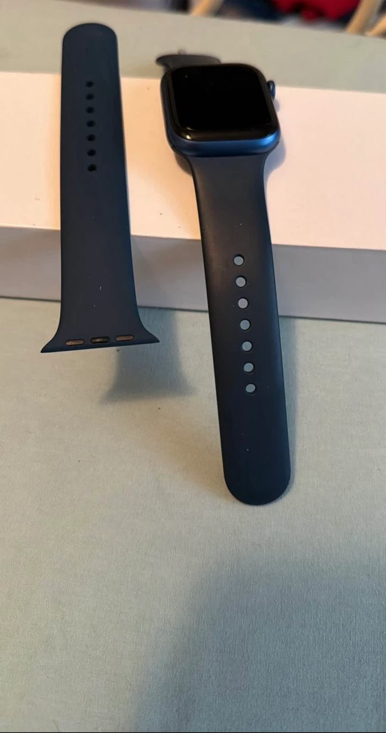 Apple Watch Series 7 45 MM blue 96% battery health