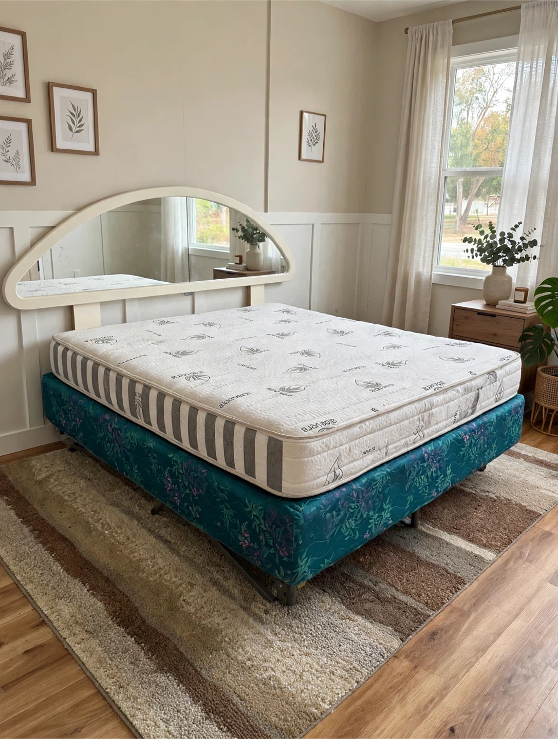 Queen Size Retro Mirrored Bed Set – Unique Vintage Style