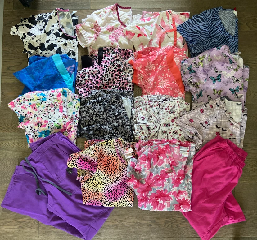 Assorted Patterned Medical Scrub Tops Bundle +BONUS pants XS-S