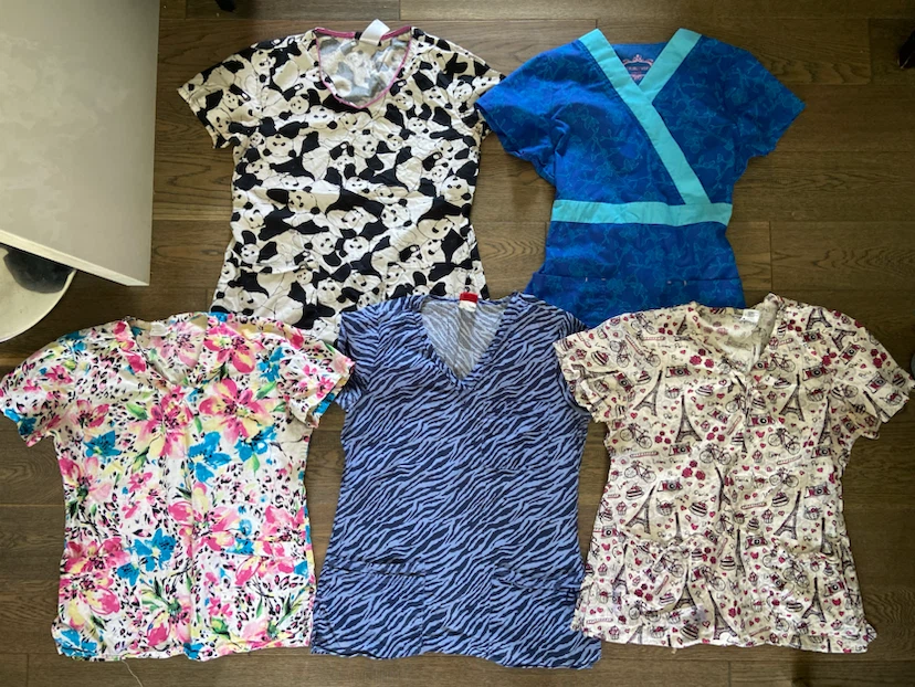 Assorted Patterned Medical Scrub Tops Bundle +BONUS pants XS-S - photo 4